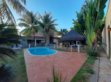 Casa · 480m² · 5 Quartos · 4 Vagas · Casa para venda e aluguel em Centro de 480.00m² com 5 Quartos, 2 Suites e 4 Garagens