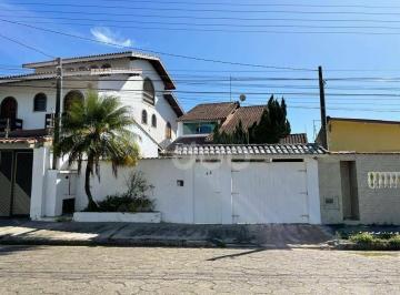Casa · 256m² · 3 Quartos · 3 Vagas · Casa para venda em Centro de 256.00m² com 3 Quartos, 1 Suite e 3 Garagens