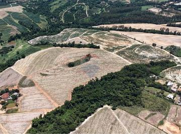Terreno · 40500m² · 10 Vagas · Terreno para venda em Centro de 40500.00m² com 10 Garagens