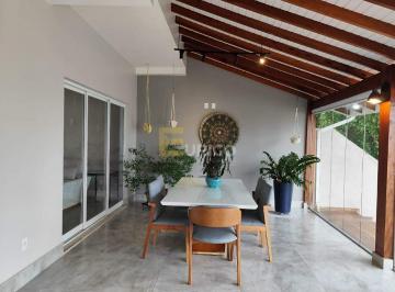 Casa · 210m² · 3 Quartos · 4 Vagas · Casa de Condomínio para venda em Condomínio Flor da Serra de 210.00m² com 3 Quartos, 1 Suite e 4 Gar