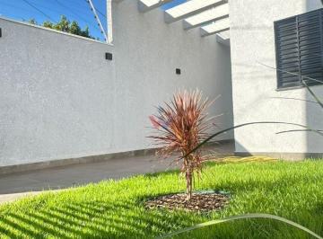 Casa · 74m² · 3 Quartos · 2 Vagas · Casa para venda em Parque Pioneiros de 74.00m² com 3 Quartos, 1 Suite e 2 Garagens