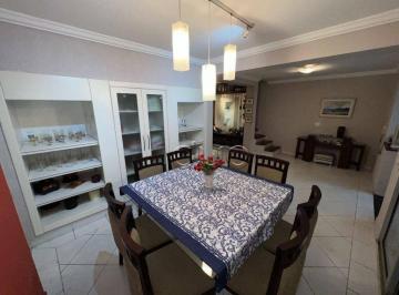 Casa · 240m² · 3 Quartos · 2 Vagas · Casa para venda em Castelinho de 240.00m² com 3 Quartos, 1 Suite e 2 Garagens