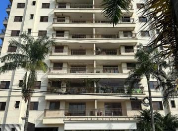 Casa · 245m² · 3 Quartos · 2 Vagas · Casa para venda em Centro de 245.00m² com 3 Quartos, 3 Suites e 2 Garagens