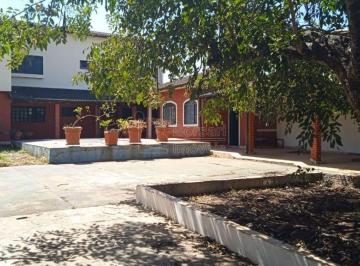Casa · 233m² · 3 Quartos · 4 Vagas · Casa para venda em Centro de 233.00m² com 3 Quartos, 1 Suite e 4 Garagens