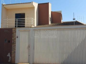 Casa · 199m² · 3 Quartos · 3 Vagas · Casa para venda em Centro de 199.00m² com 3 Quartos, 1 Suite e 3 Garagens