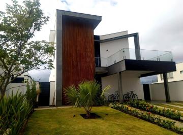 Casa · 226m² · 3 Quartos · 4 Vagas · Casa para venda em Alphaville 1 de 225.59m² com 3 Quartos, 3 Suites e 4 Garagens