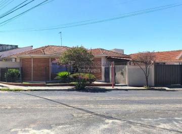 Casa · 208m² · 3 Quartos · 2 Vagas · Casa para venda em Vila Xavier (vila Xavier) de 208.00m² com 3 Quartos, 2 Suites e 2 Garagens