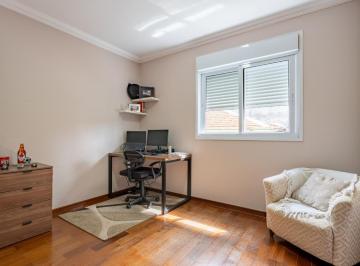 5a36d548-c7db-4cd5-a664-44bdee24176c · Imperdível sobrado para venda em Vila Esperança com 4 quartos, sendo 1 suíte, 328m²