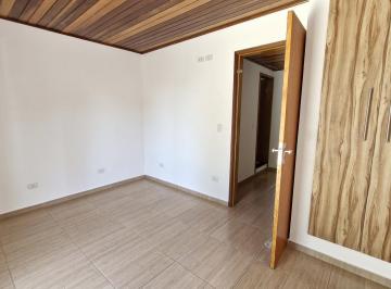 cc381b0f-b2b3-433d-89eb-fba4b8798781 · Versátil sobrado para venda em Vila Nilo com 3 quartos, sendo 1 suíte, 117m²