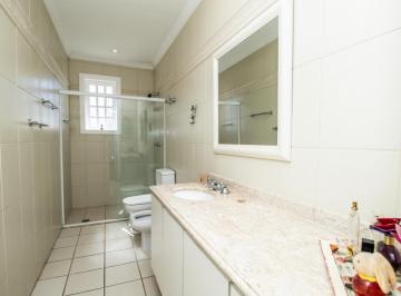 b1d4f017-6664-49f4-8629-c81a188d526f · Casa no condomínio Condomínio Vila Bouganville para venda com 5 quartos, sendo 4 suítes, 728m²