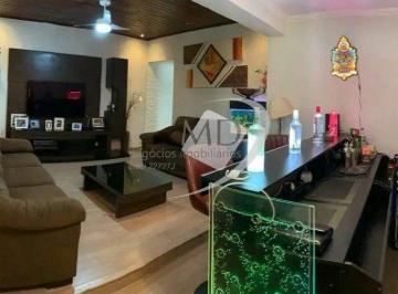 Casa · 251m² · 2 Quartos · 2 Vagas · Casa (sobrado no mesmo terreno) à venda, com 251 m² de área construída. Possui 2 dormitórios, sendo 