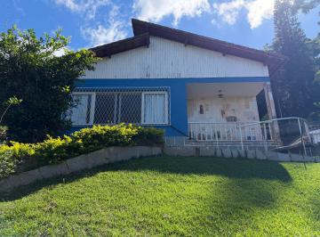Casa de 4 quartos, Teresópolis · Casa com quintal grande