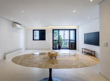 Apartamento de 3 quartos, São Paulo · Apartamento com 96 m² reformado à venda em Moema