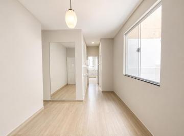 Sala · EXCELENTE 2 QUARTOS COM UM LANCE DE ESCADA , TODO REFORMADO COM DUAS VARANDS EXTERNAS