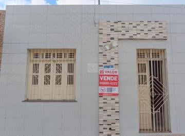Casa · 180m² · 2 Quartos · Praticidade e Espaço no Mamede Paes Mendonça! Casa de 2 Quartos com Quintal