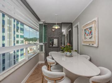 Apartamento · 134m² · 3 Quartos · 2 Vagas · Apartamento à venda no Centro em Balneário Camboriú.