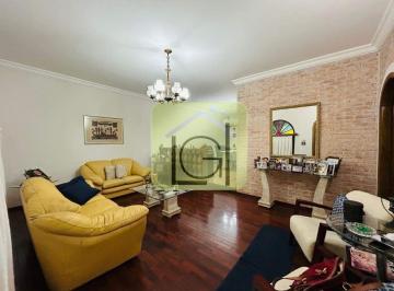 Casa · 229m² · 3 Quartos · 2 Vagas · Casa à venda em Itu (Bairro Brasil) • 3 dorms (1 suíte) + Escritório • Frente Fórum