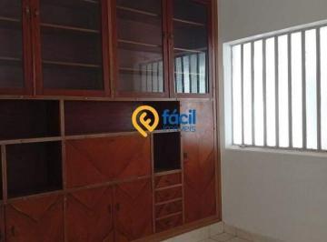 Casa · 300m² · 3 Quartos · 2 Vagas · Casa para alugar em Centro de 300.00m² com 3 Quartos e 2 Garagens