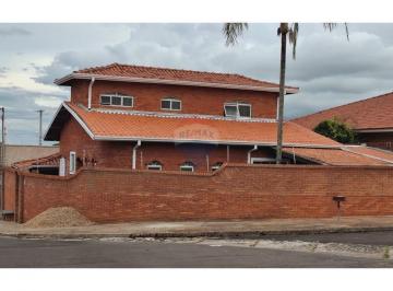 Casa · 210m² · 4 Quartos · 2 Vagas · Casa para alugar em Jardim Paraíso de 210.00m² com 4 Quartos, 1 Suite e 2 Garagens