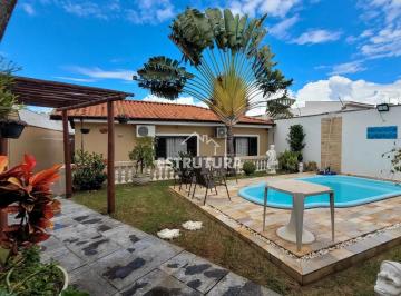 Casa · 258m² · 3 Quartos · 6 Vagas · Casa para venda em Centro de 258.00m² com 3 Quartos, 1 Suite e 6 Garagens