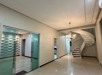 Casa · 217m² · 4 Quartos · 2 Vagas · Casa Ampla e Moderna no Residencial Anunciação