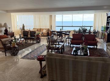 Sala · Apartamento Espetacular em Frente a Praia em Areia Preta | 450m² | 4 Vagas