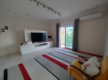 Casa de 4 quartos, Tarumã · 4 quartos sendo 2 suites, 481 m² Condominio Fechado