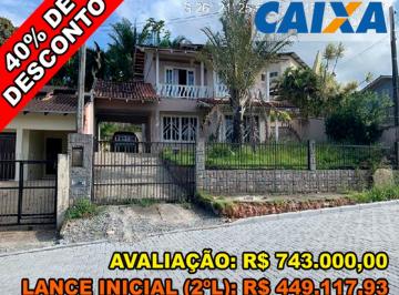 Casa de 4 quartos, Joinville · Casa com 359,76m² de área de terreno e 185,12m² de área privada - Joinville/SC