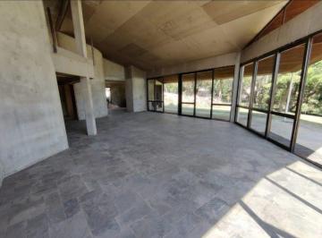 Casa de 4 quartos, Carapicuíba · Mansão Exclusiva a venda na Granja Viana – 780m² de Puro Potencial (No Contrapiso)