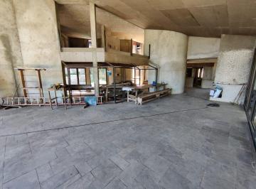 Casa de 4 quartos, Carapicuíba · Mansão Exclusiva a venda na Granja Viana – 780m² de Puro Potencial (No Contrapiso)