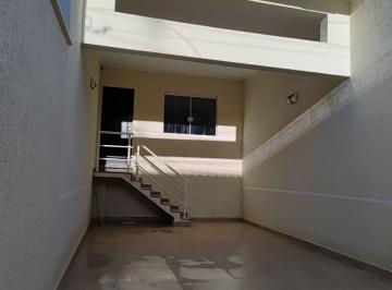 Casa de 3 quartos, Santo André · Sobrado com 230m², 3 suítes e 4 vagas - Campestre/ Santo André