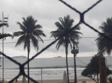 Apartamento de 3 quartos, Guarujá · Lindo apartamento frente mar.