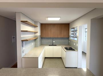 Cozinha com armários · Apartamento Reformado com 3 quartos no Cambuci