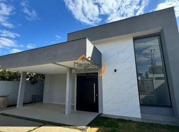 Casa de 3 quartos, Brasília · 3 QUARTOS, SENDO 3 SUÍTES/ÁREA GOURMET COM CHURRASQUEIRA