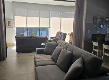 Casa · 230m² · 3 Quartos · 4 Vagas · Casa de esquina com 3 dormitórios sendo 3 com closet à venda por R$2.380.000,00 no condomínio reside