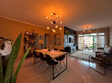 Foto · Apartamento reformado com piscina e churrasqueira na Praia da Enseada, Guaruja