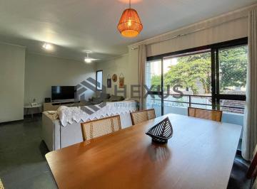 Foto · Apartamento com varanda e lazer a 400m da Praia nas Pitangueiras, Guarujá