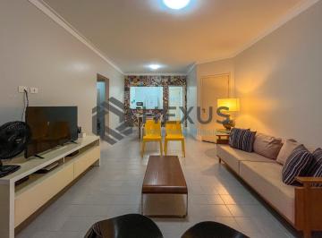 Foto · Apartamento reformado com varanda a 2 quadras da Praia das Pitangueiras, Guarujá