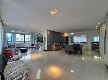 Foto · Apartamento reformado com varanda e lazer na Praia das Pitangueiras, Guarujá