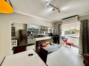 Foto · Apartamento reformado com varanda a 100m da praia no Tombo, Guarujá