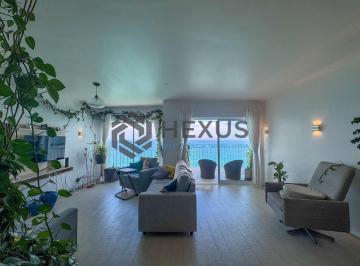Foto · Apartamento reformado frente mar com varanda na Praia das Pitangueiras, Guaruja