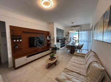 Foto · Apartamento reformado com varanda a 400m da praia na Enseada, Guarujá