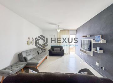 Foto · Apartamento reformado com varanda vista mar e lazer nas Pitangueiras, Guarujá