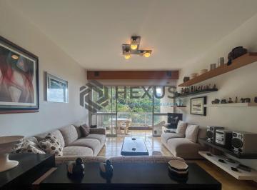 Foto · Apartamento com varanda e lazer na quadra mar da Praia das Pitangueiras, Guaruja