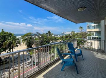 Foto · Apartamento frente mar com varanda na Praia das Pitangueiras, Guaruja