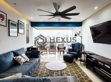 Foto · Apartamento com varanda e lazer na quadra mar da Praia das Pitangueiras, Guaruja