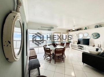 Foto · Apartamento frente mar reformado com varanda na Praia das Pitangueiras, Guaruja