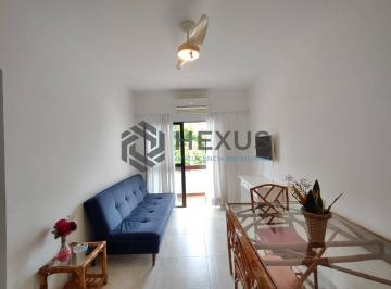 Foto · Apartamento reformado com varanda e lazer na Enseada, Guarujá