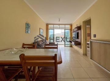 Foto · Apartamento com varanda e kitnet a uma quadra da Praia das Pitangueiras, Guaruja
