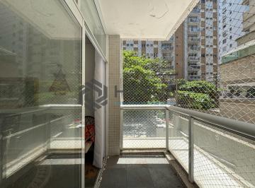 Foto · Apartamento com varanda na quadra mar da Praia das Pitangueiras, Guaruja